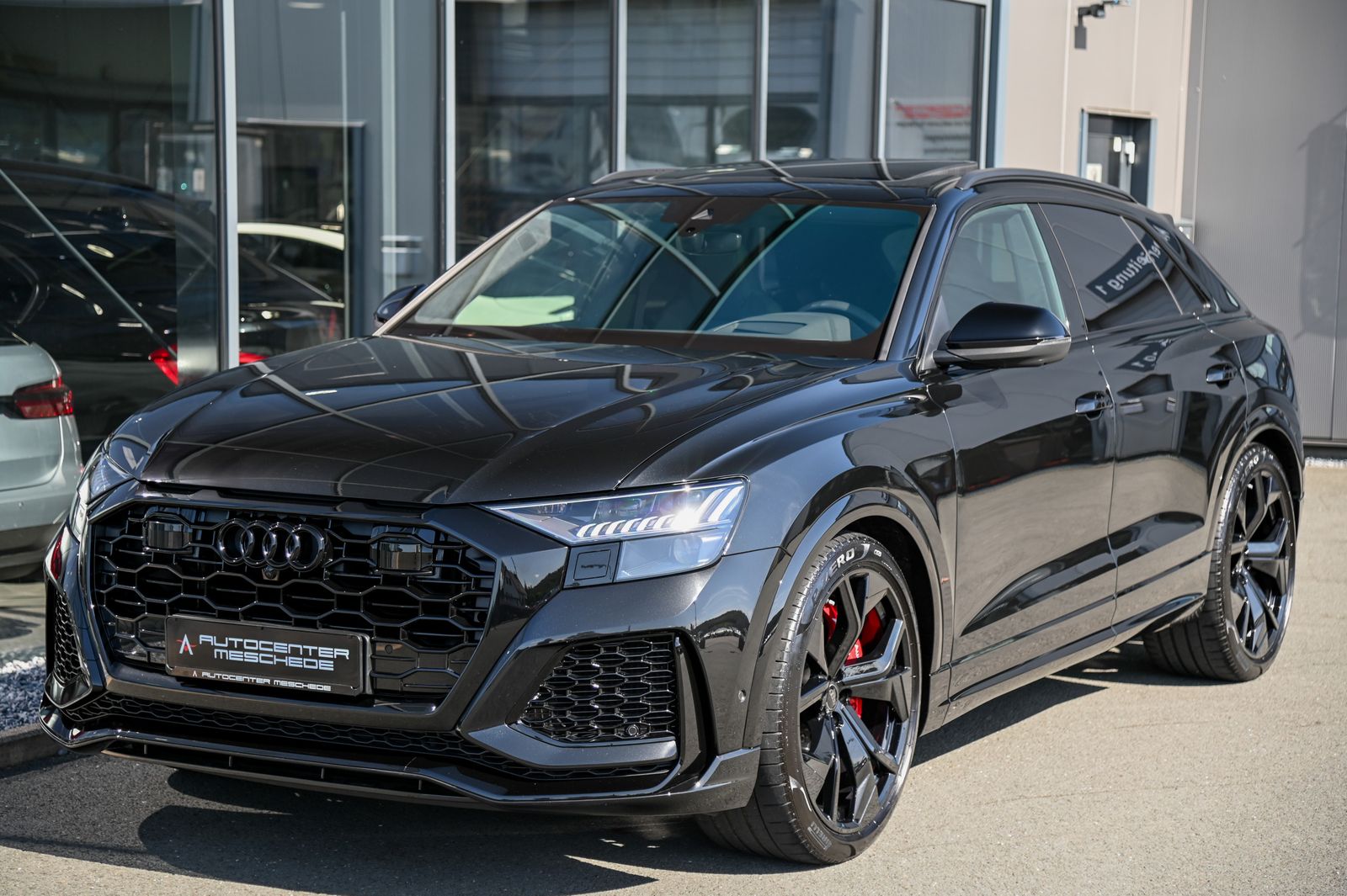 Audi RSQ8 2024 г. Чёрный, пробег 21767 км