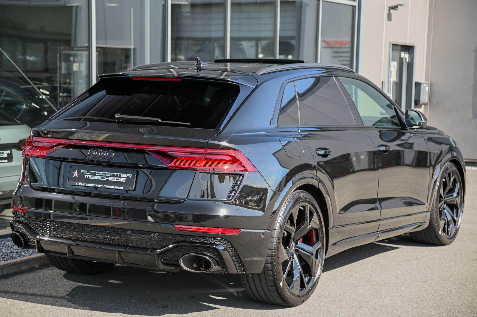 Audi RSQ8 2024 г. Чёрный, пробег 21767 км
