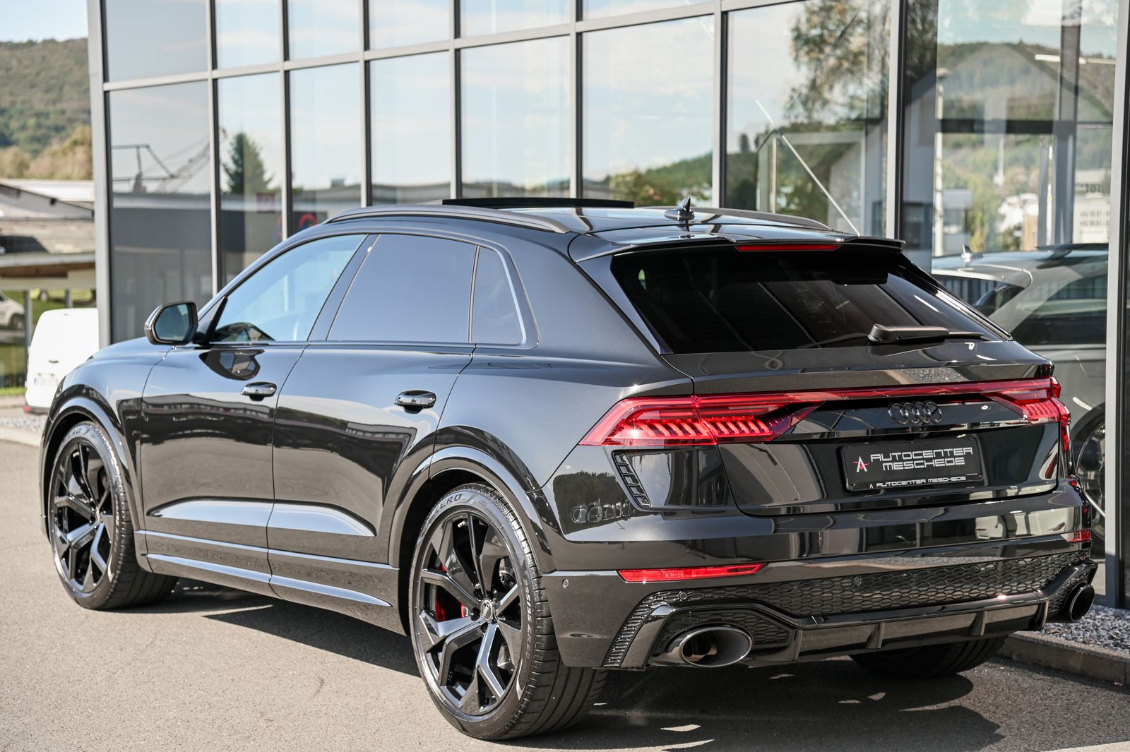 Audi RSQ8 2024 г. Чёрный, пробег 21767 км