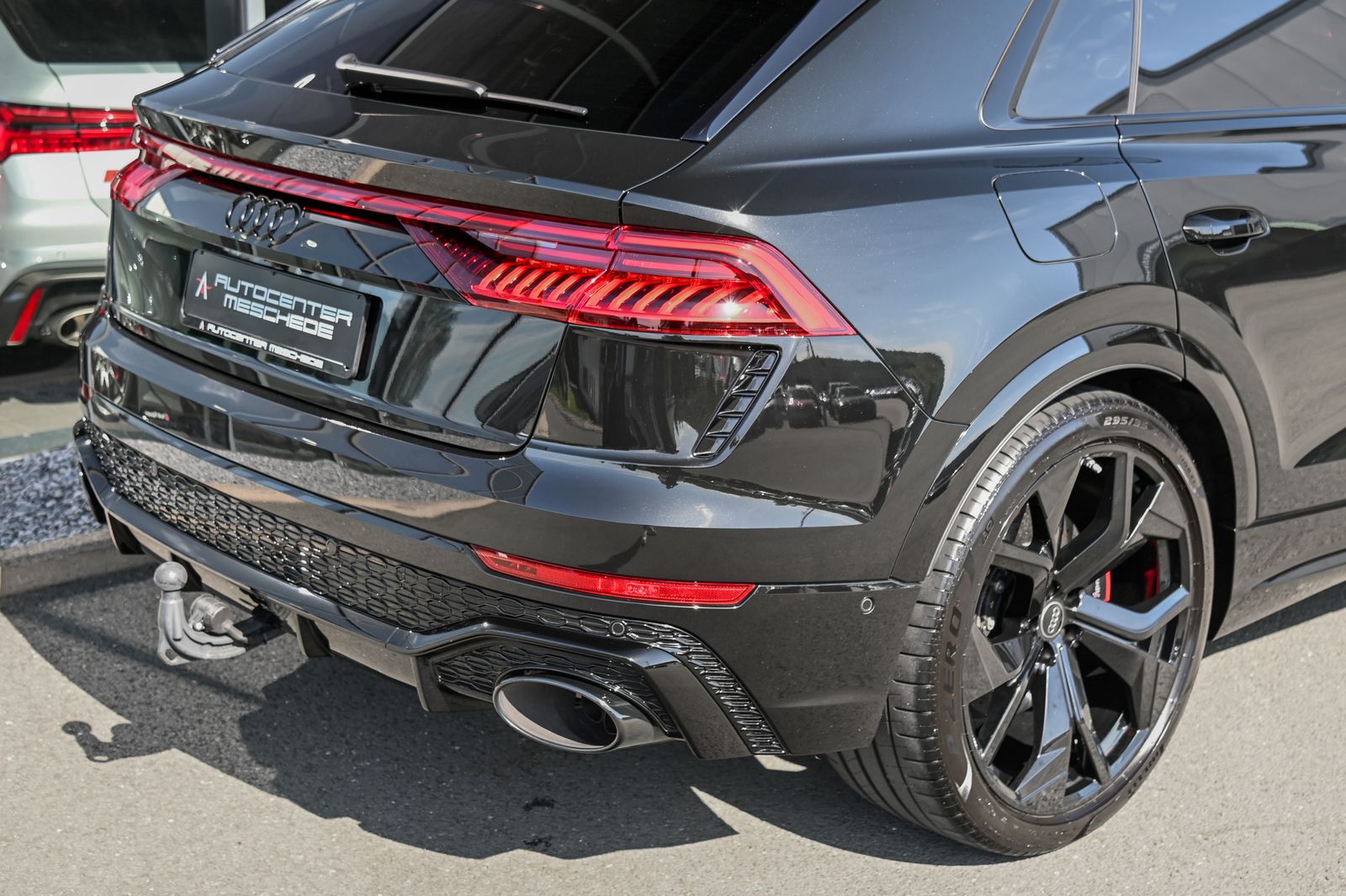 Audi RSQ8 2024 г. Чёрный, пробег 21767 км
