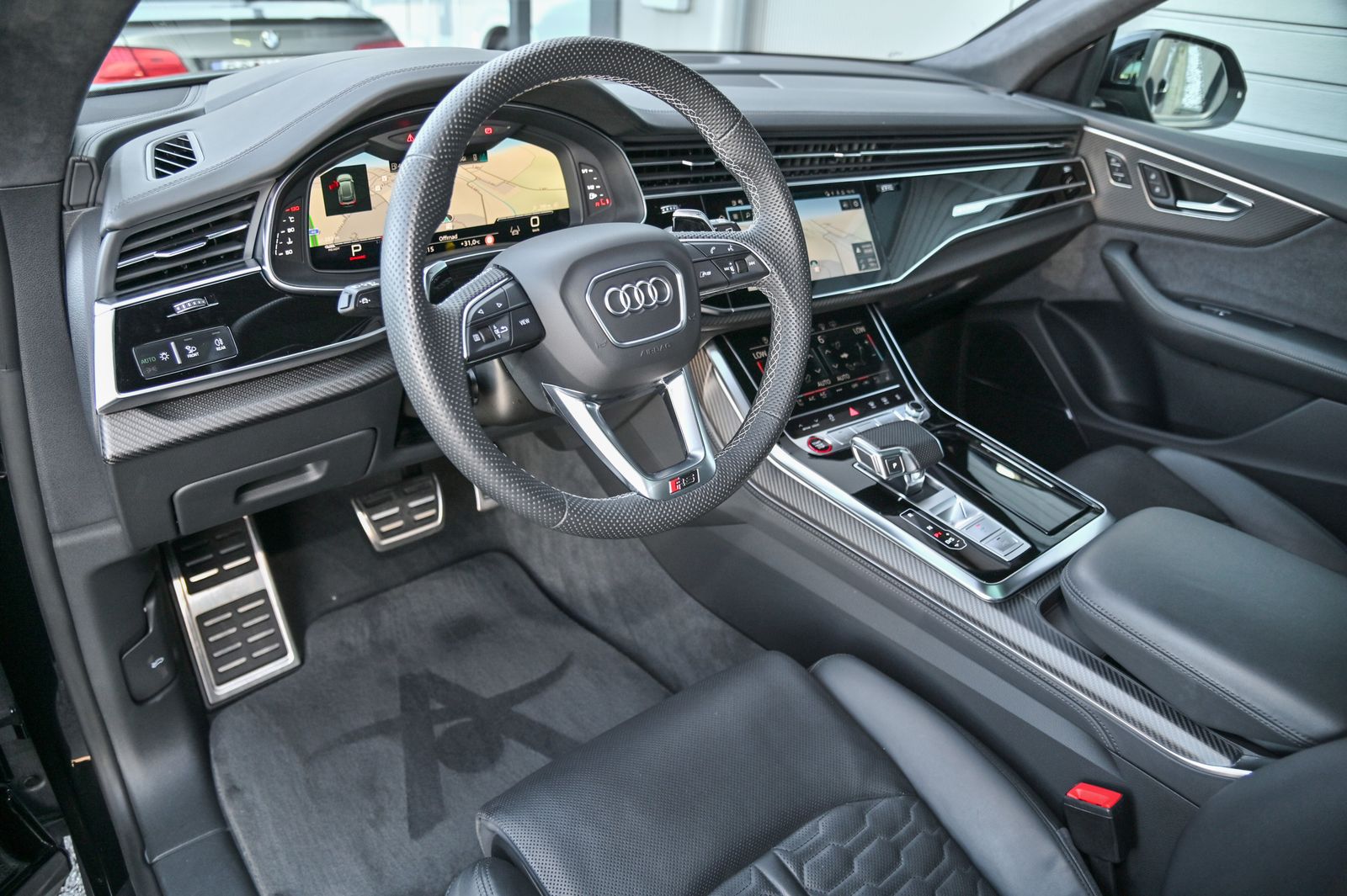 Audi RSQ8 2024 г. Чёрный, пробег 21767 км
