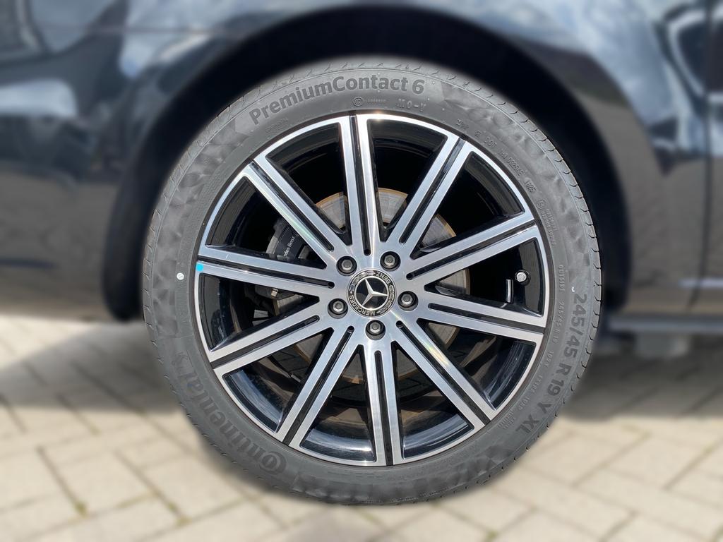 Mercedes-Benz V 250 2025 г. Чёрный, пробег 22600 км