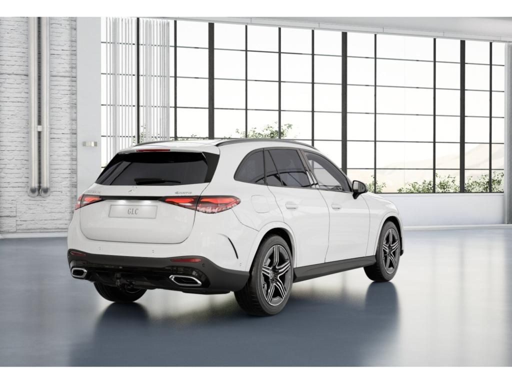 Mercedes-Benz GLC 220 2025 г. Белый, пробег 13500 км