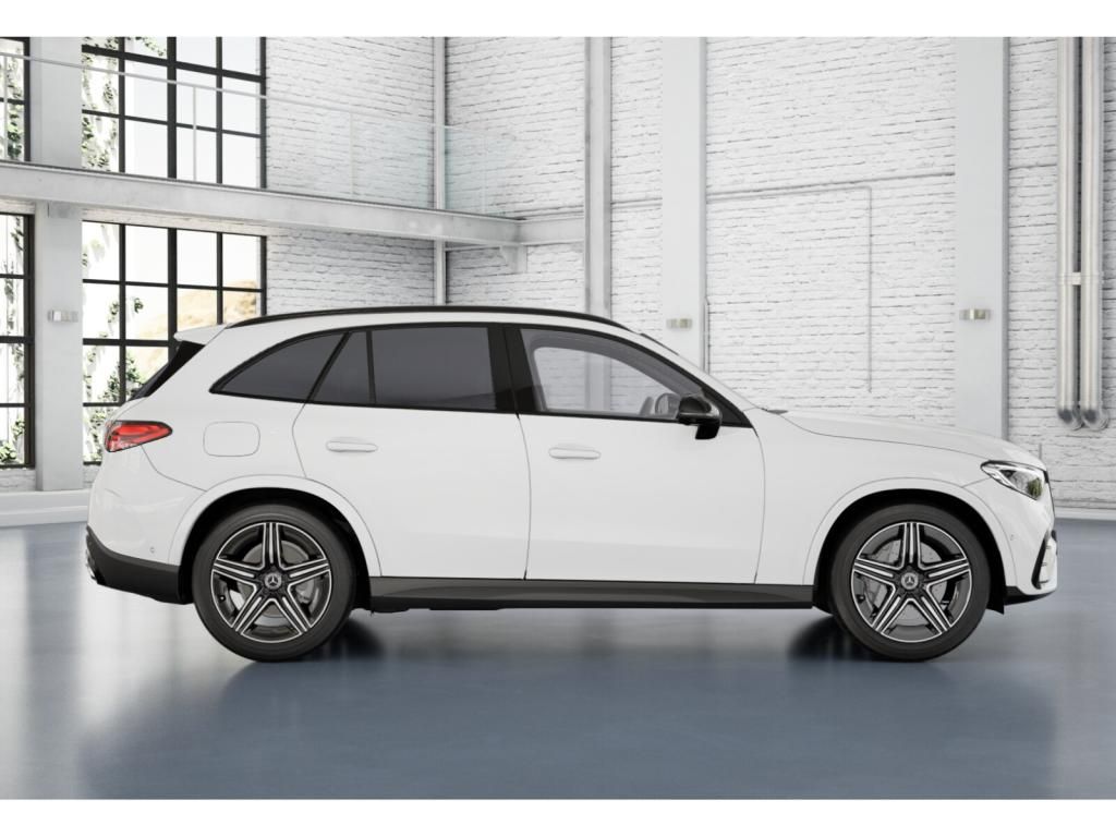 Mercedes-Benz GLC 220 2025 г. Белый, пробег 13500 км
