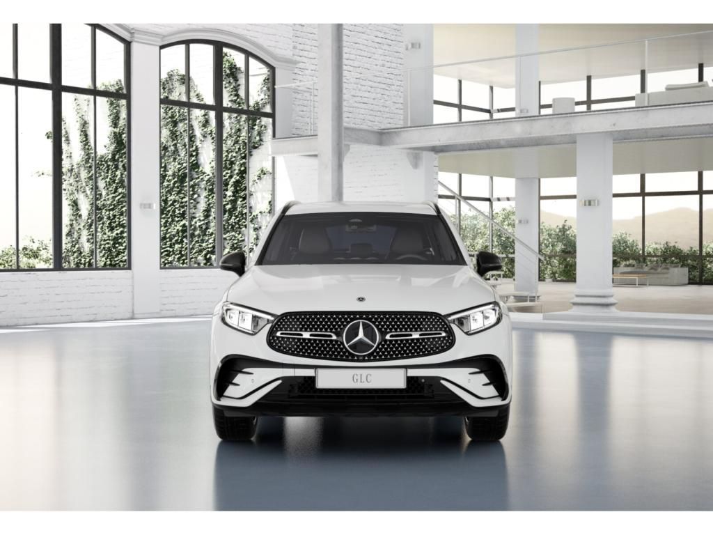 Mercedes-Benz GLC 220 2025 г. Белый, пробег 13500 км