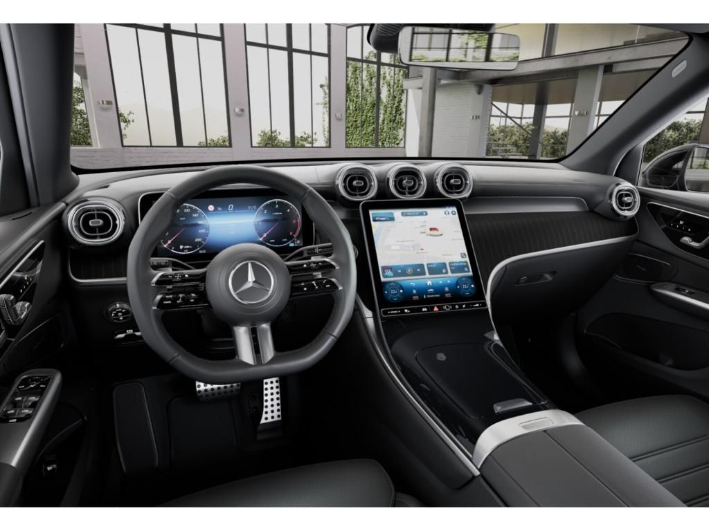 Mercedes-Benz GLC 220 2025 г. Белый, пробег 13500 км
