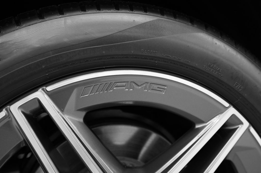 Mercedes-Benz S 450 2025 г. Чёрный, пробег 25900 км