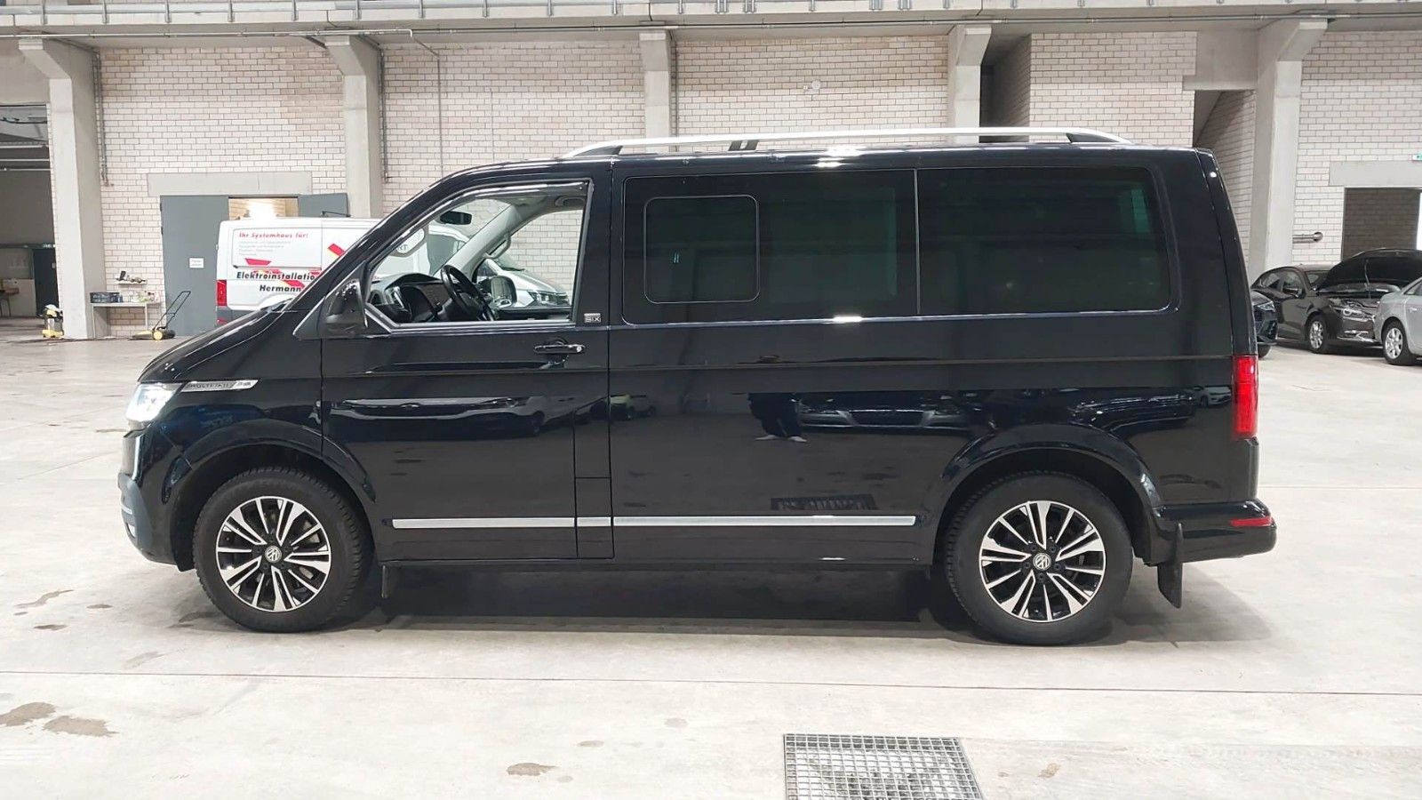 Volkswagen 8 series 2022 г. Чёрный, пробег 53600 км