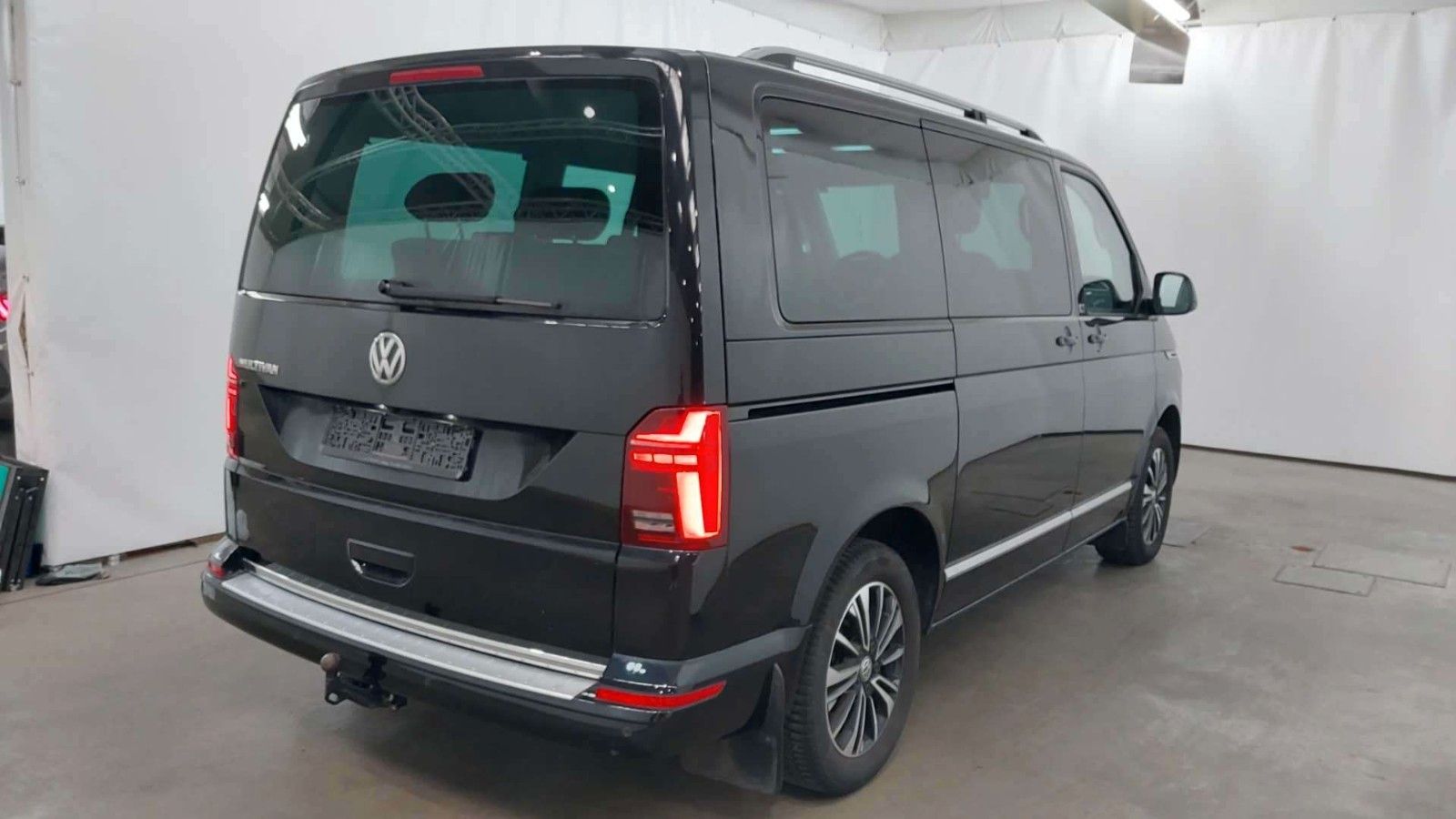Volkswagen 8 series 2022 г. Чёрный, пробег 53600 км