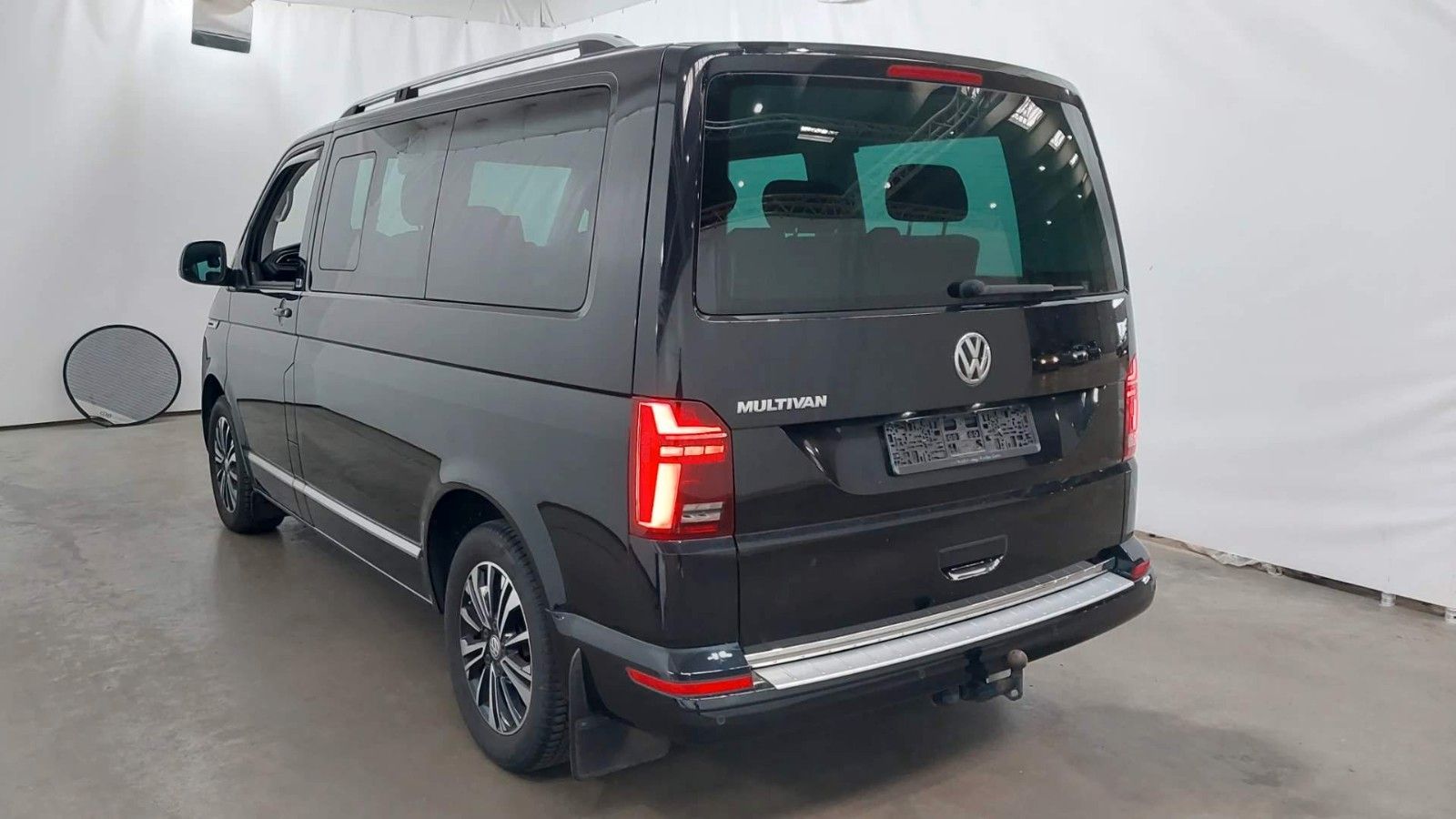 Volkswagen 8 series 2022 г. Чёрный, пробег 53600 км