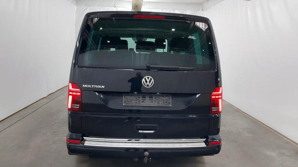 Volkswagen 8 series 2022 г. Чёрный, пробег 53600 км