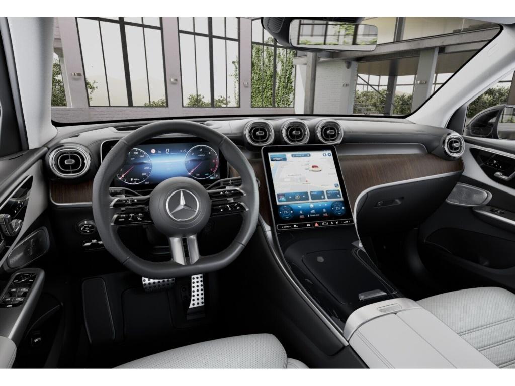 Mercedes-Benz GLC 300 2024 г. Чёрный, пробег 23577 км