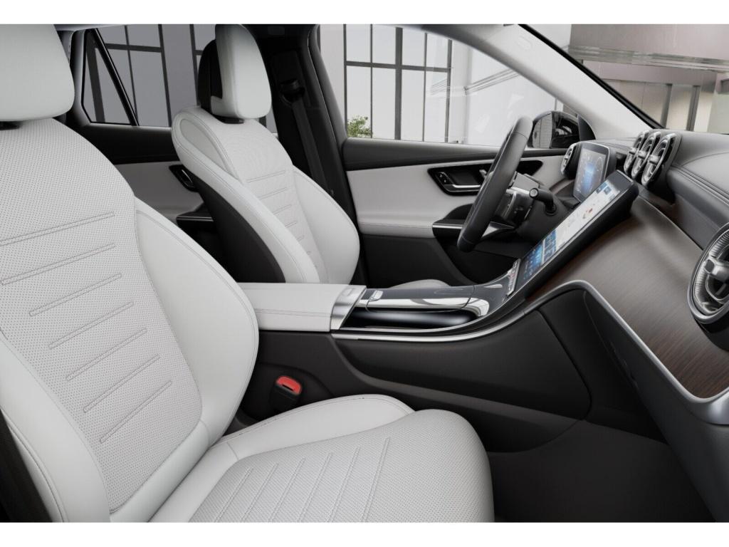 Mercedes-Benz GLC 300 2024 г. Чёрный, пробег 23577 км