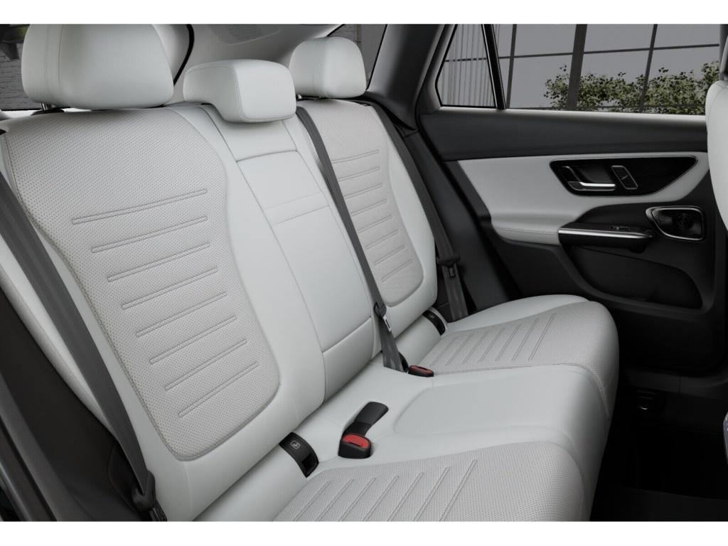 Mercedes-Benz GLC 300 2024 г. Чёрный, пробег 23577 км