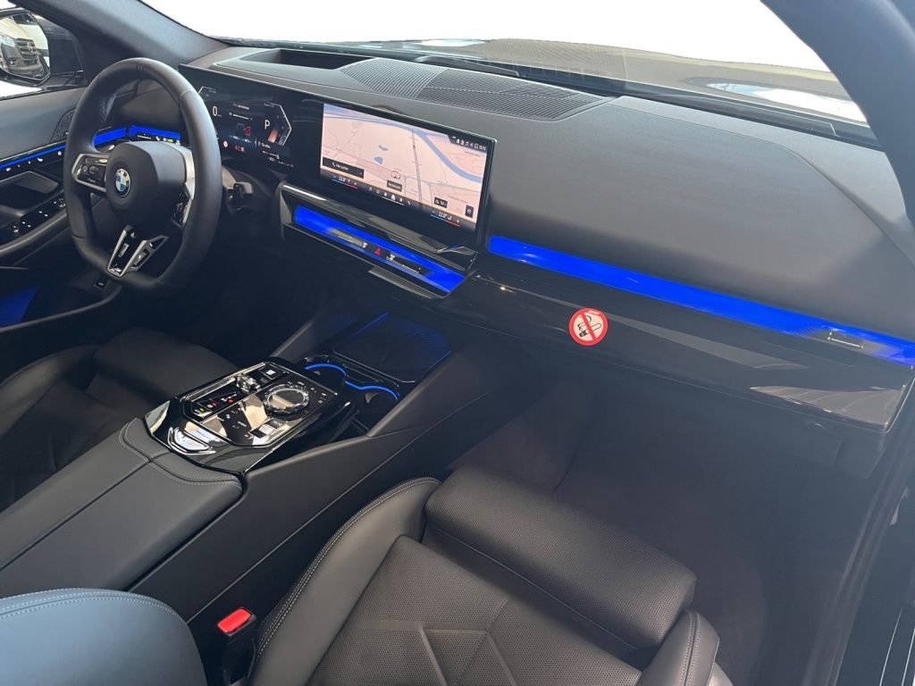 BMW 540 2025 г. Чёрный, пробег 13460 км