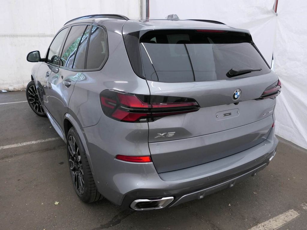 BMW X5 2025 г. Фиолетовый, пробег 21009 км