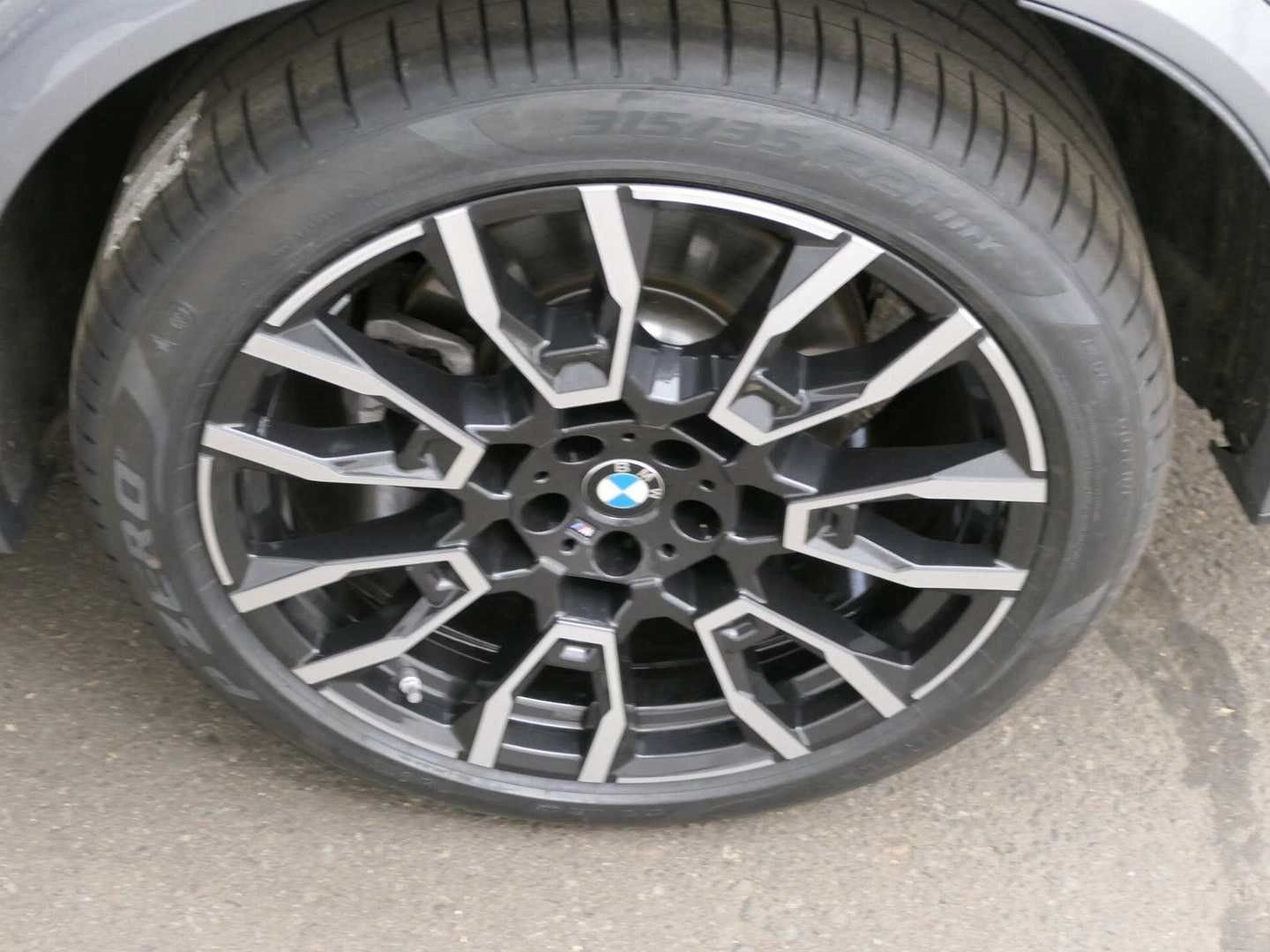 BMW X5 2025 г. Фиолетовый, пробег 21009 км