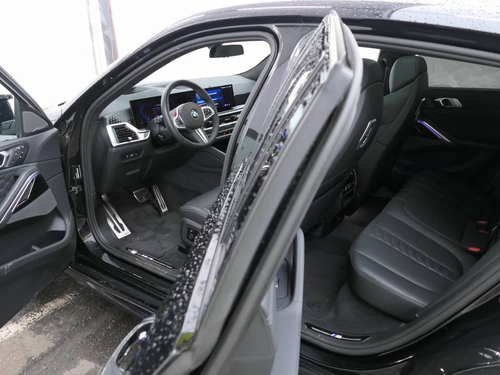 BMW X6 M 2025 г. Чёрный, пробег 25103 км