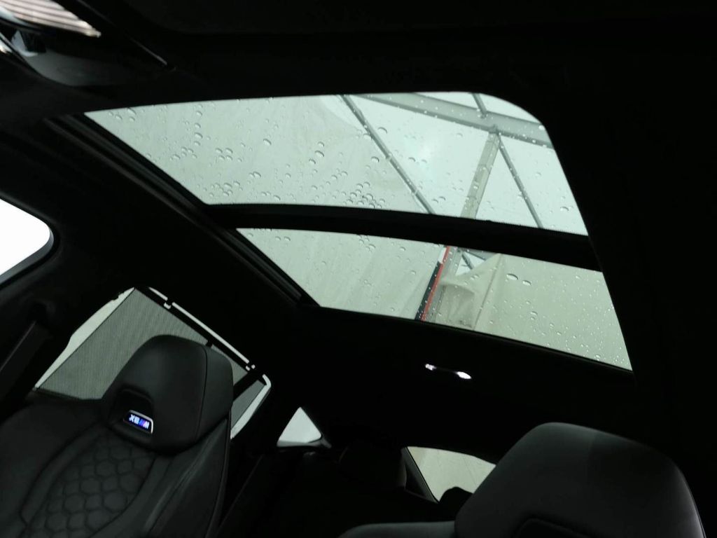 BMW X6 M 2025 г. Чёрный, пробег 25103 км