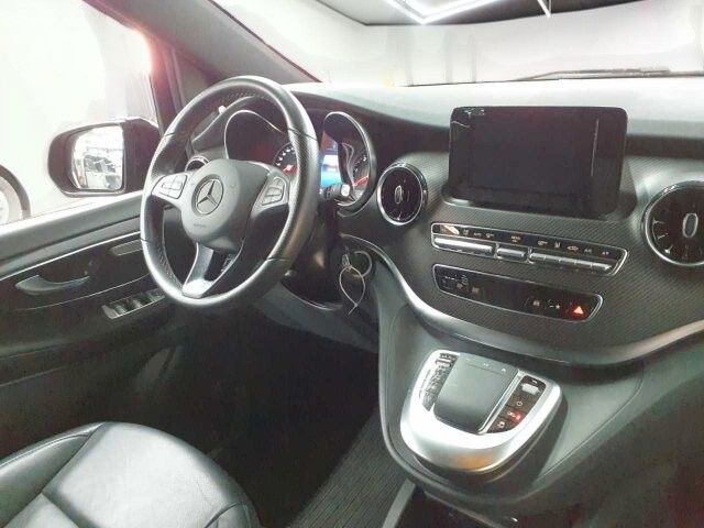 Mercedes-Benz V 300 2022 г. Чёрный, пробег 39000 км