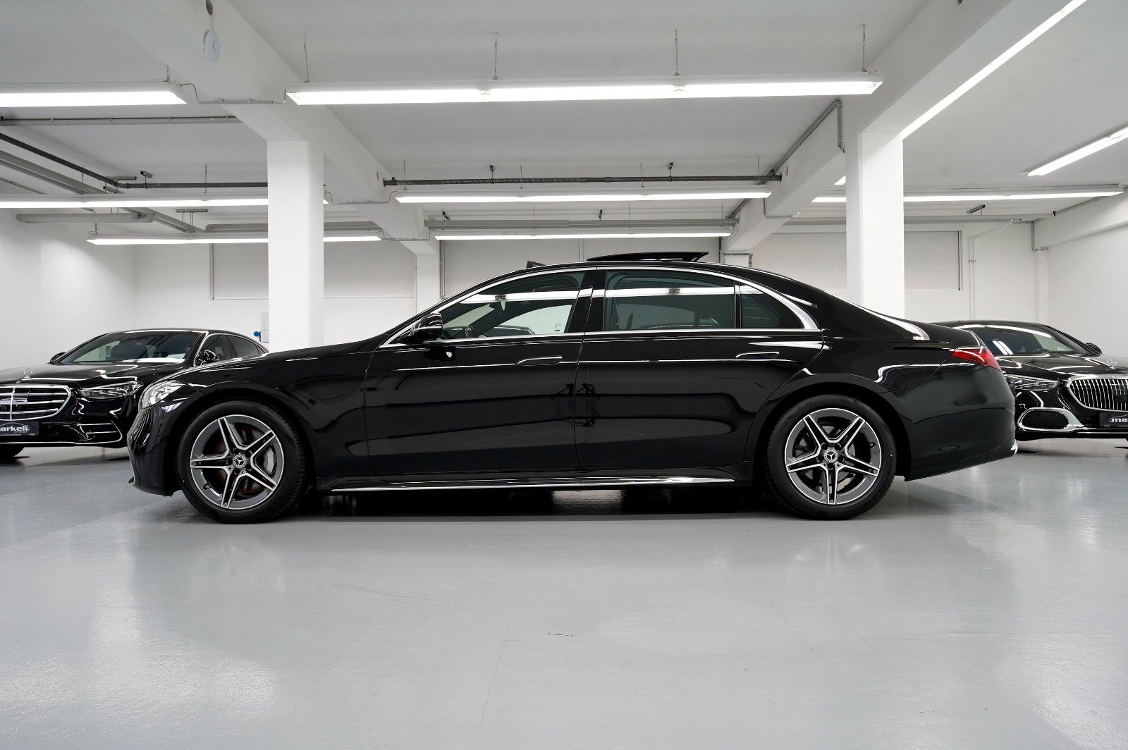 Mercedes-Benz S 450 2025 г. Чёрный, пробег 25900 км