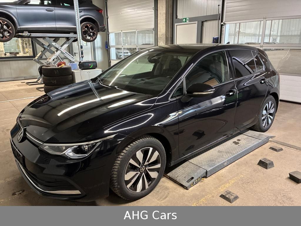 Volkswagen Golf 2023 г. Чёрный, пробег 45674 км