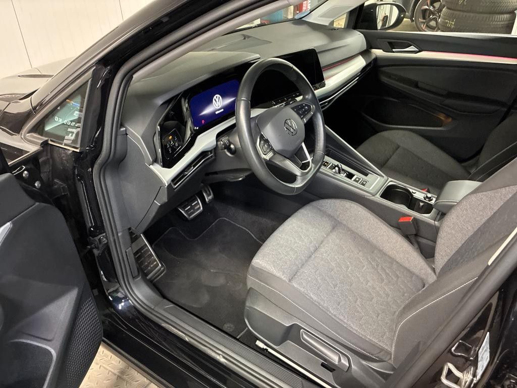 Volkswagen Golf 2023 г. Чёрный, пробег 45674 км