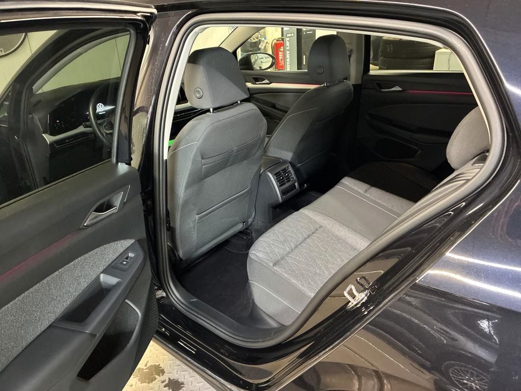 Volkswagen Golf 2023 г. Чёрный, пробег 45674 км