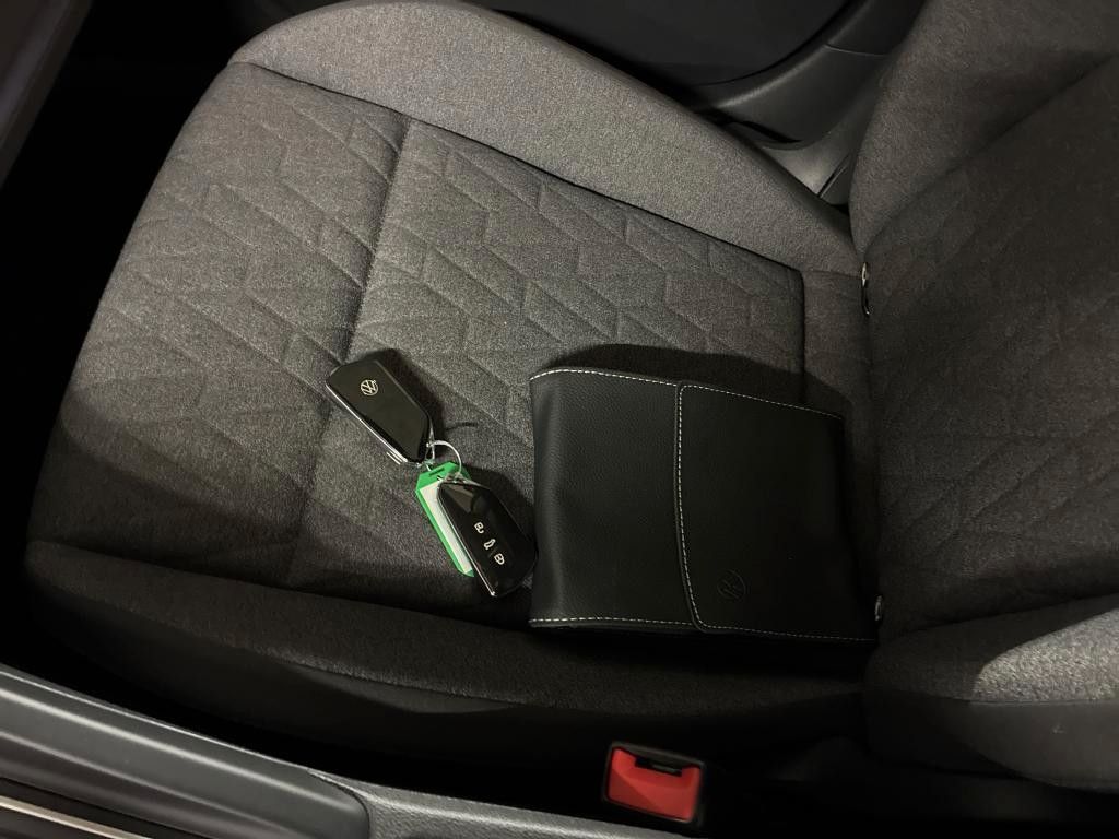 Volkswagen Golf 2023 г. Чёрный, пробег 45674 км