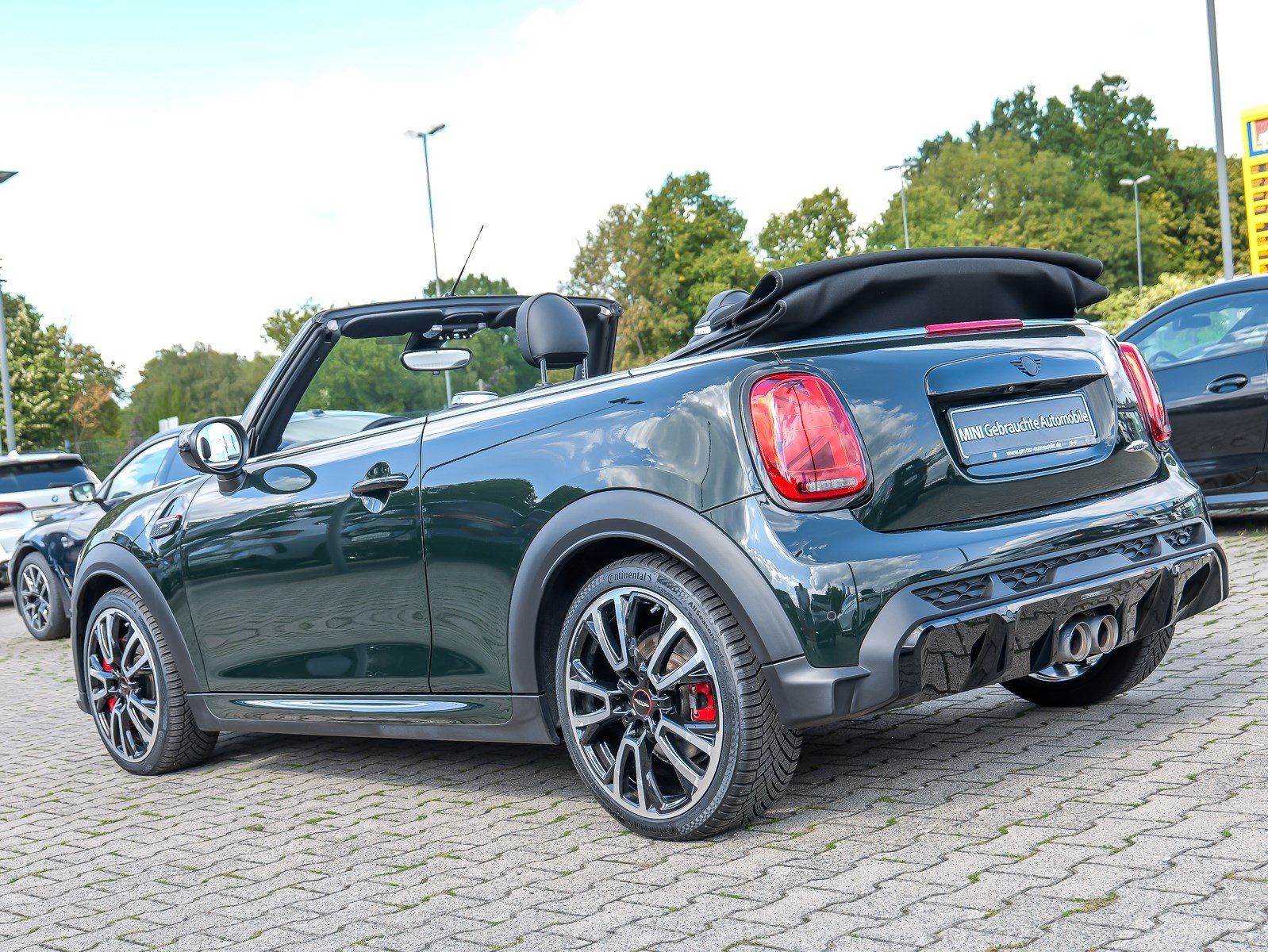 Mini JOHN COOPER WORKS CABRIO 2022 г. Зелёный, пробег 59360 км