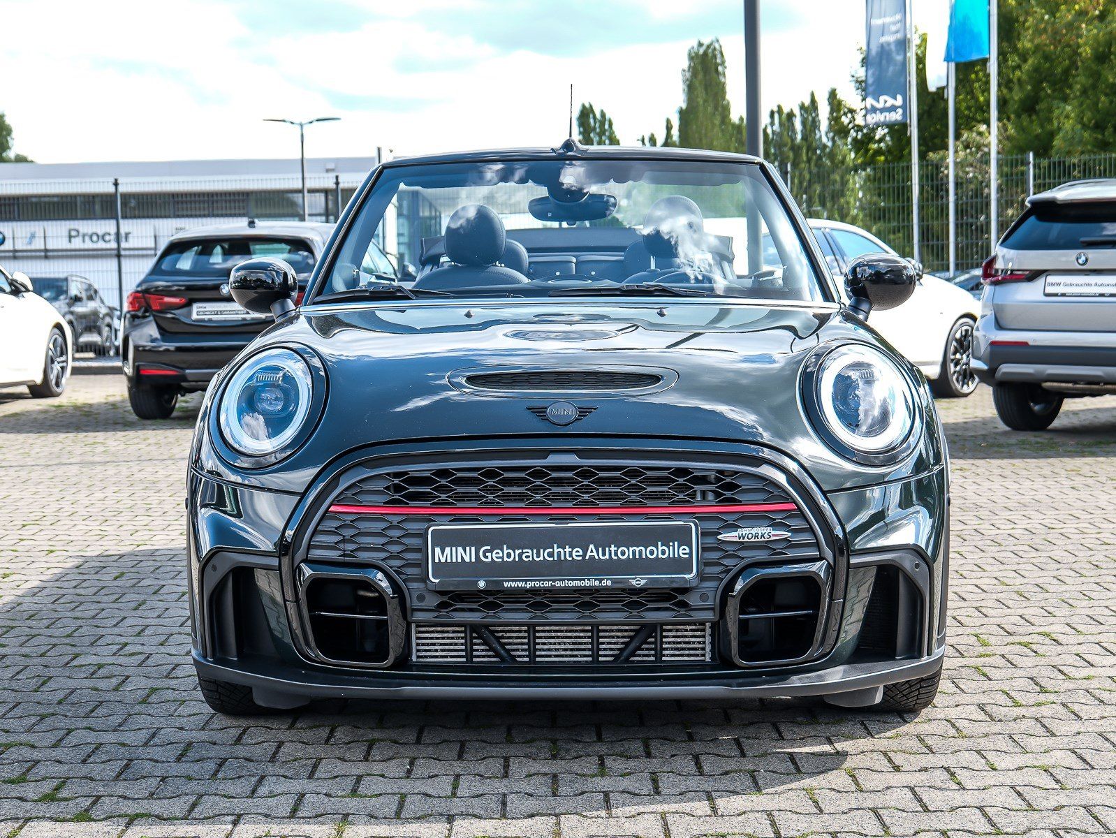 Mini JOHN COOPER WORKS CABRIO 2022 г. Зелёный, пробег 59360 км