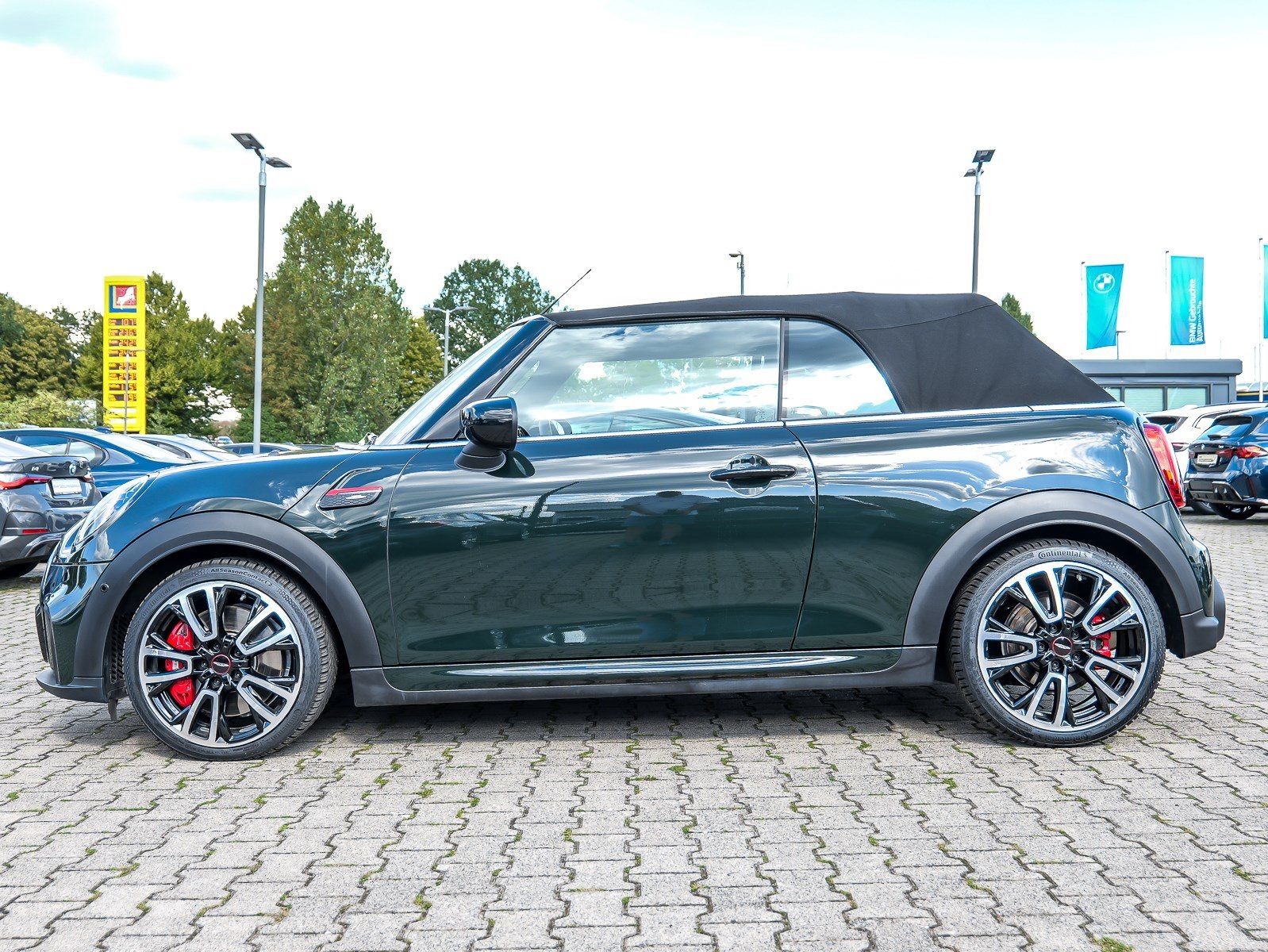 Mini JOHN COOPER WORKS CABRIO 2022 г. Зелёный, пробег 59360 км