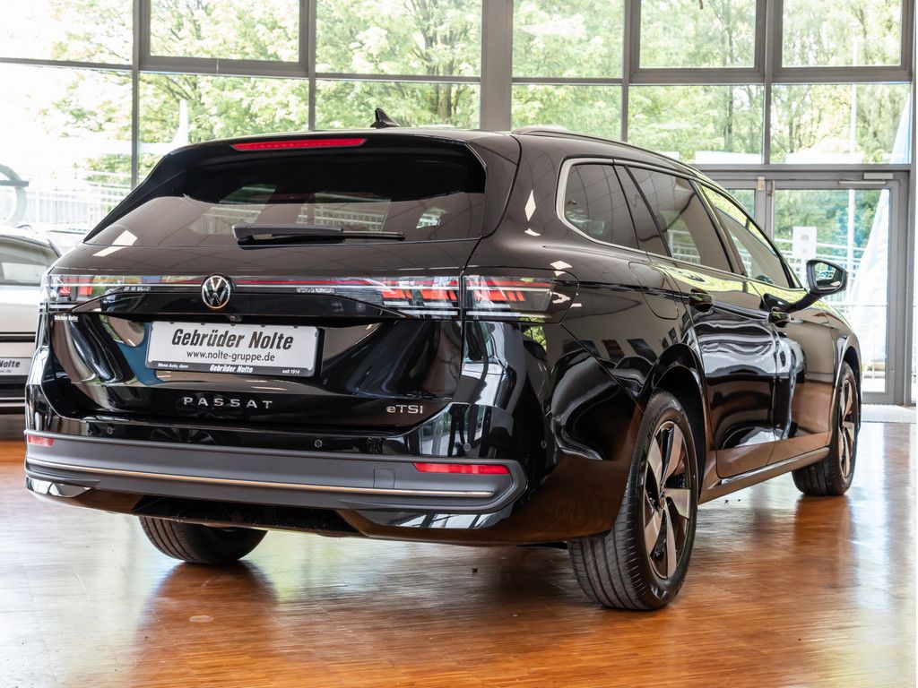 Volkswagen Passat 2026 г. Чёрный, пробег 6095 км