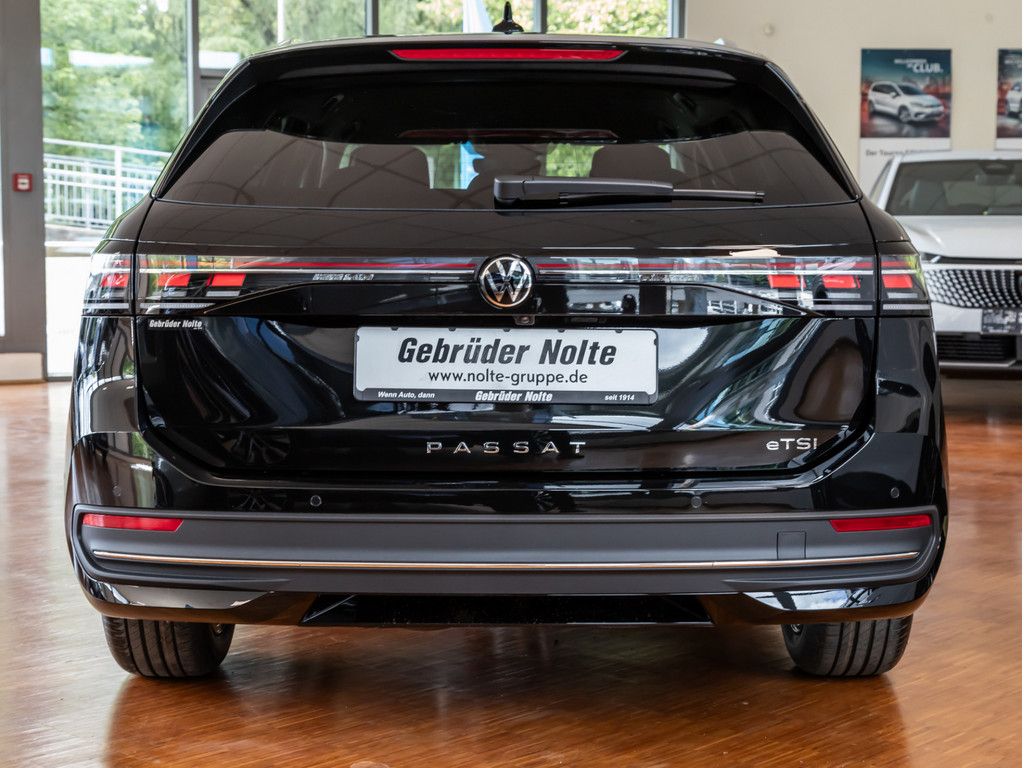 Volkswagen Passat 2026 г. Чёрный, пробег 6095 км
