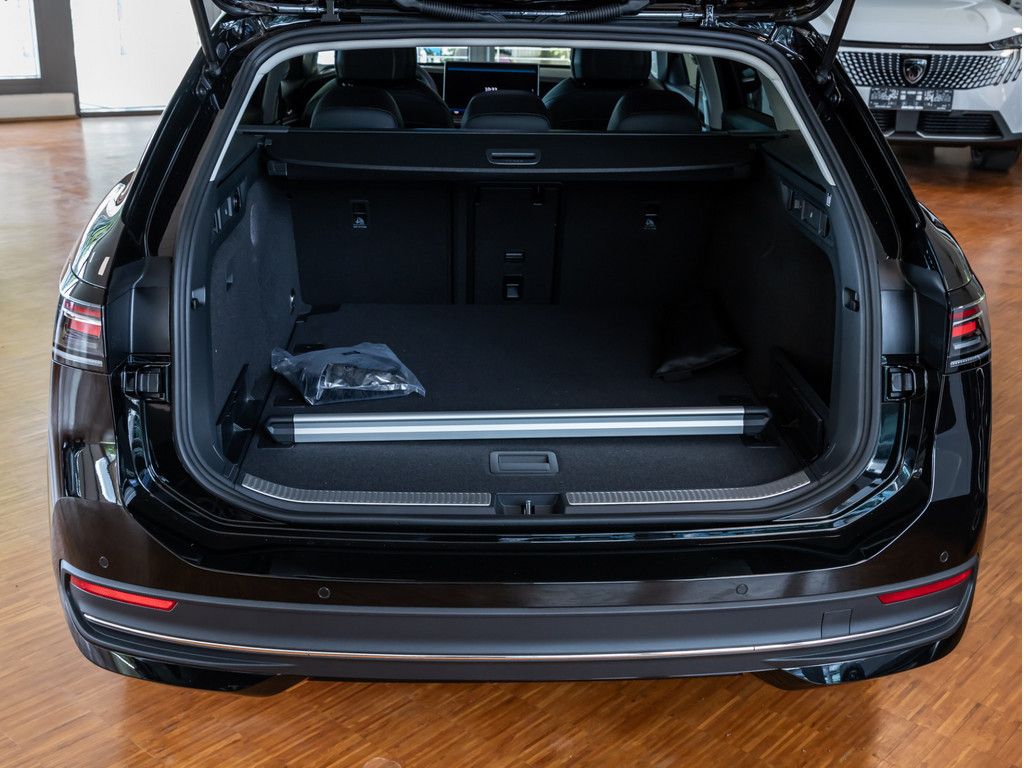 Volkswagen Passat 2026 г. Чёрный, пробег 6095 км
