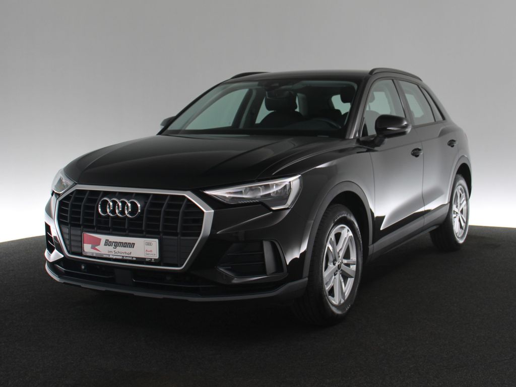 Audi Q3 2023 г. Чёрный, пробег 48944 км