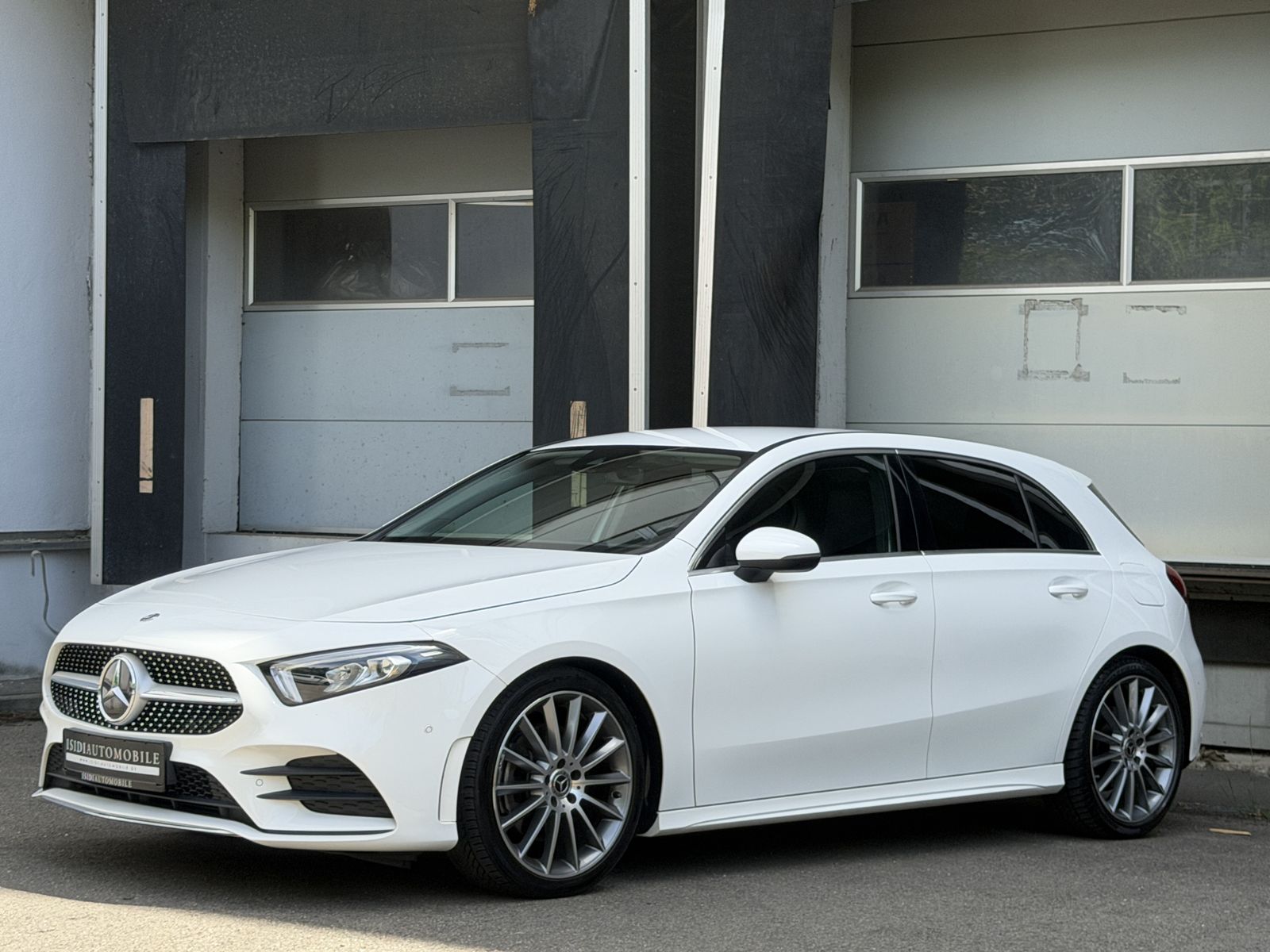 Mercedes-Benz A 250 2021 г. Белый, пробег 46084 км