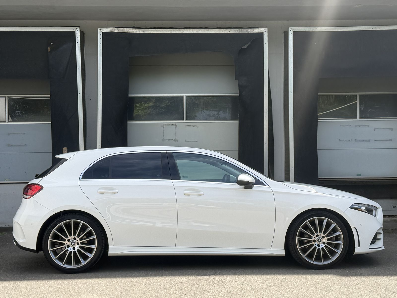 Mercedes-Benz A 250 2021 г. Белый, пробег 46084 км
