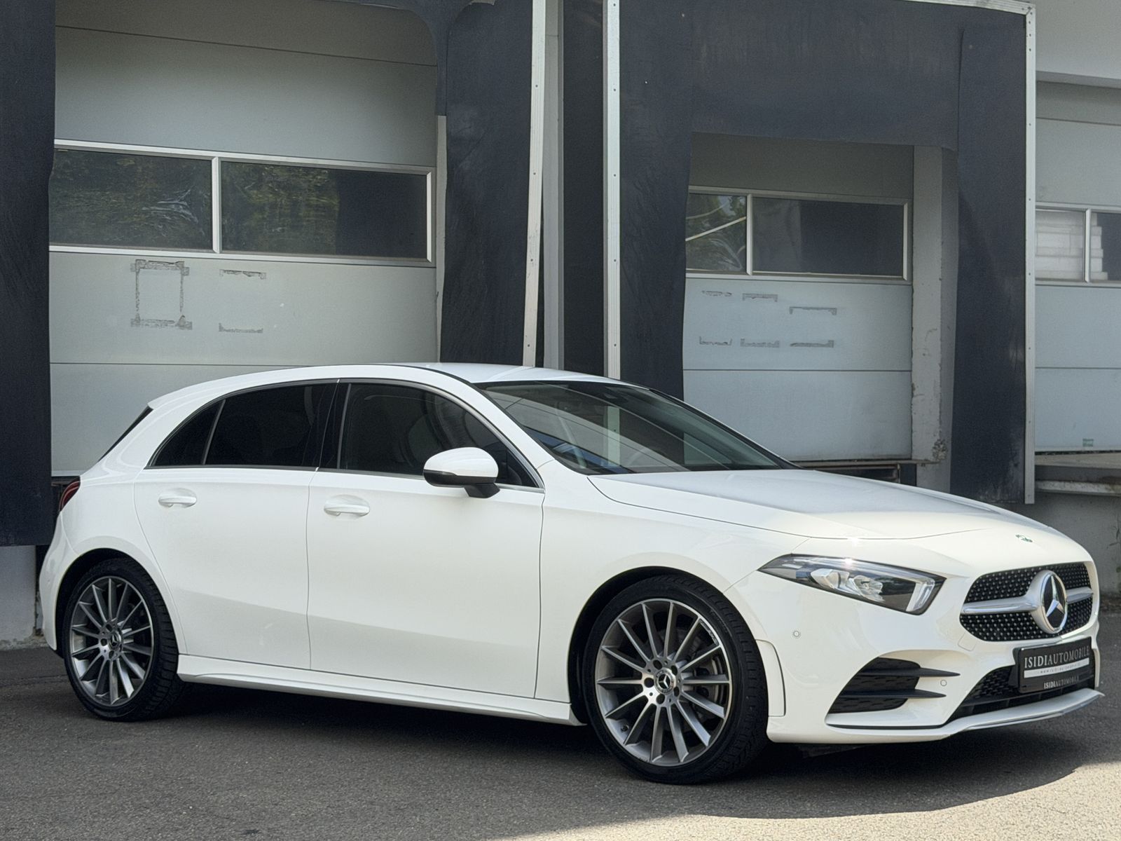 Mercedes-Benz A 250 2021 г. Белый, пробег 46084 км