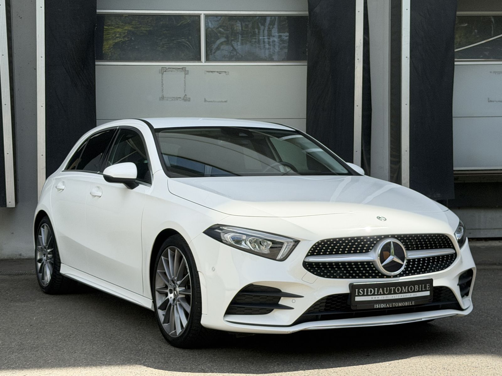 Mercedes-Benz A 250 2021 г. Белый, пробег 46084 км
