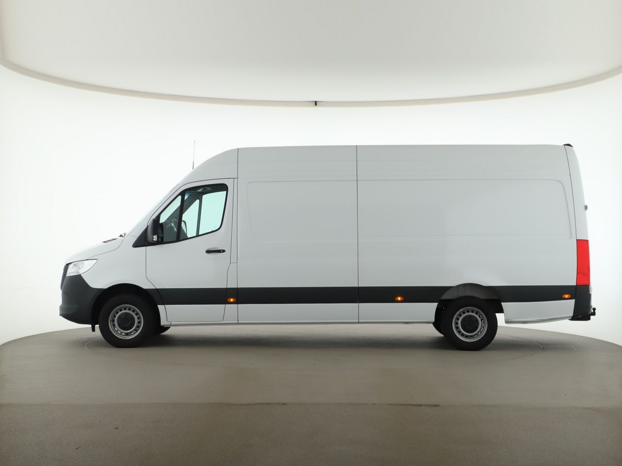 Mercedes-Benz SPRINTER 2025 г. Белый, пробег 49700 км