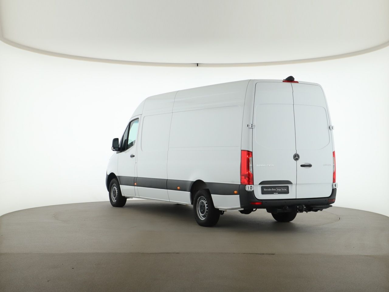 Mercedes-Benz SPRINTER 2025 г. Белый, пробег 49700 км