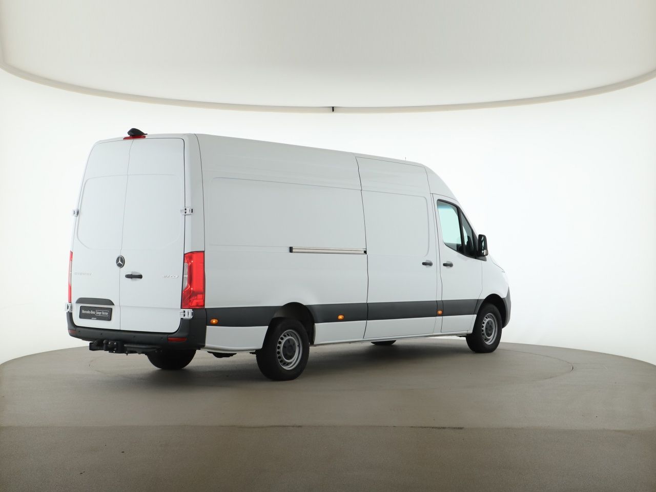 Mercedes-Benz SPRINTER 2025 г. Белый, пробег 49700 км