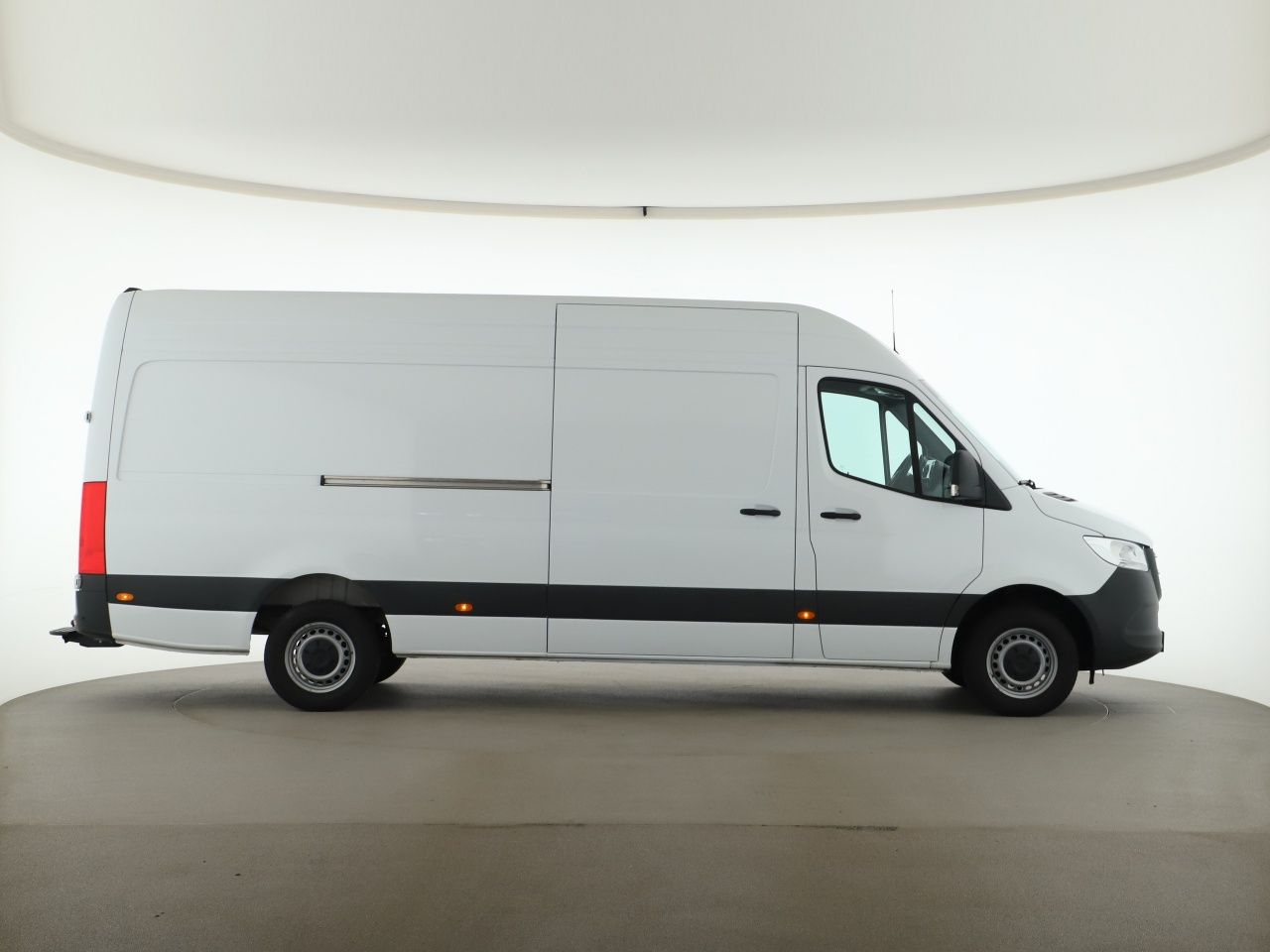 Mercedes-Benz SPRINTER 2025 г. Белый, пробег 49700 км