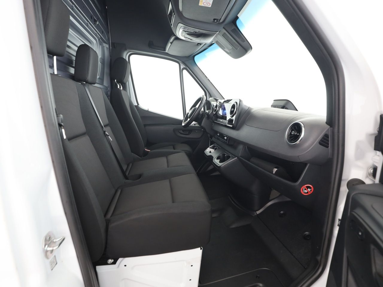 Mercedes-Benz SPRINTER 2025 г. Белый, пробег 49700 км