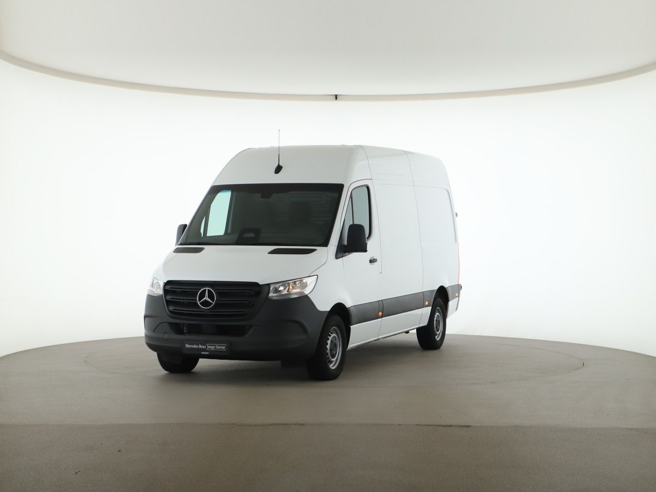 Mercedes-Benz SPRINTER 2025 г. Белый, пробег 30300 км