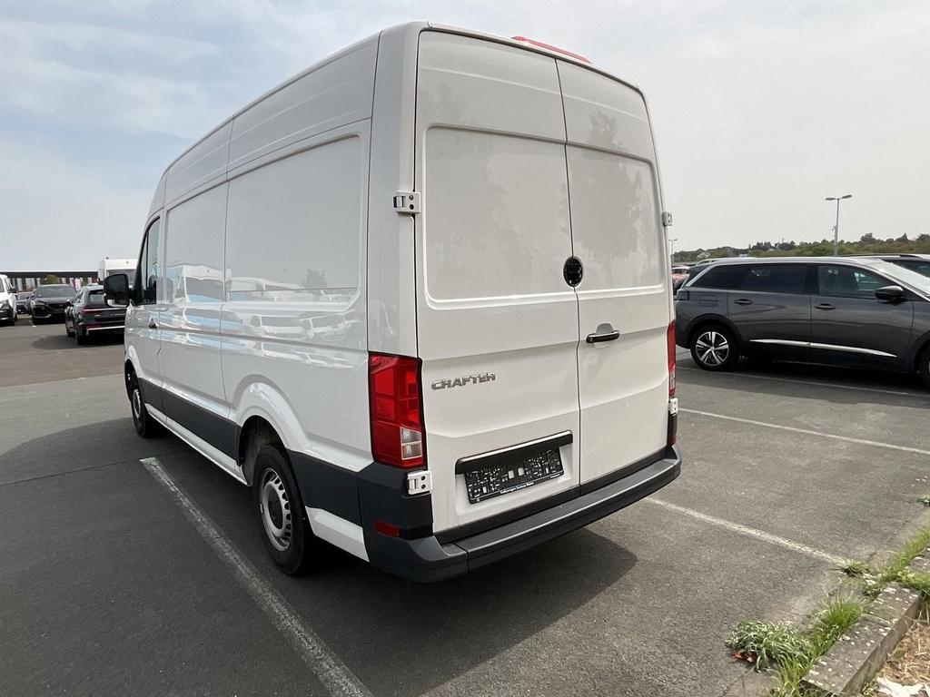Volkswagen CRAFTER 2023 г. Белый, пробег 48745 км
