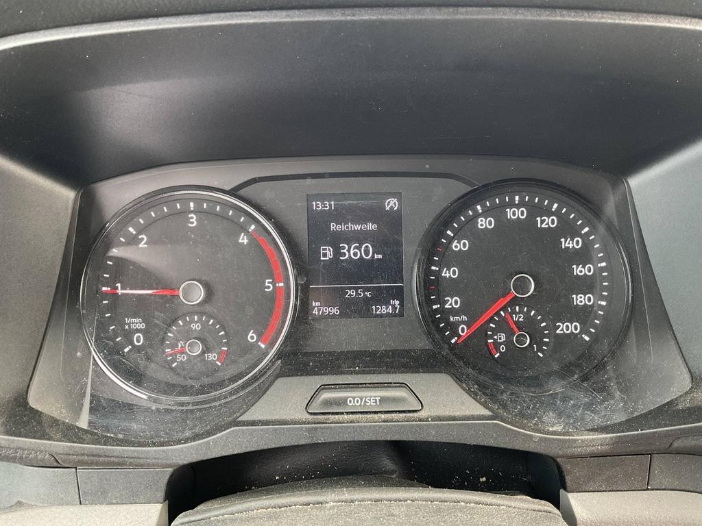 Volkswagen CRAFTER 2023 г. Белый, пробег 48745 км