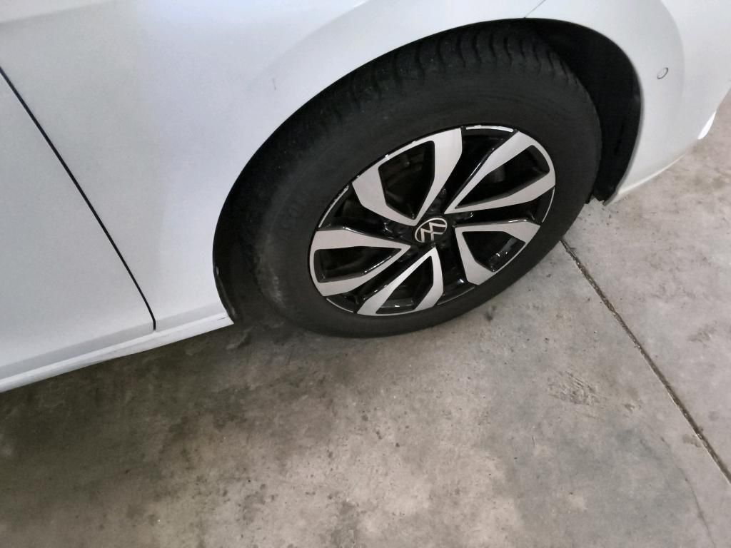 Volkswagen Golf 2022 г. Белый, пробег 56336 км