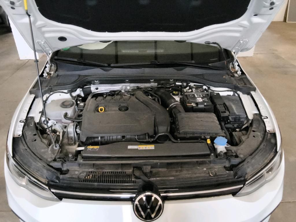 Volkswagen Golf 2022 г. Белый, пробег 56336 км